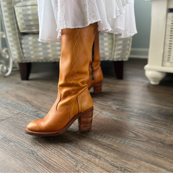 Vintage Cognac leather cowboy boots - Picture 4 of 16